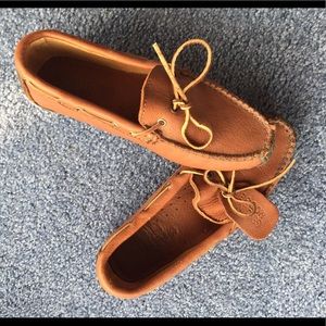 Minnetonka tan driving moccasins- size 8 like new